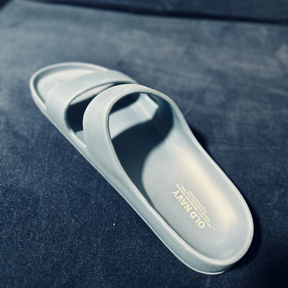 Old Navy Double Strap Sliders - Picture 4 of 4